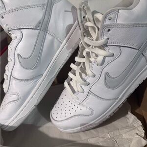 NIKE DUNK HIGH SP White/Gray High-Top Sneakers. EUC! men’s size 10.